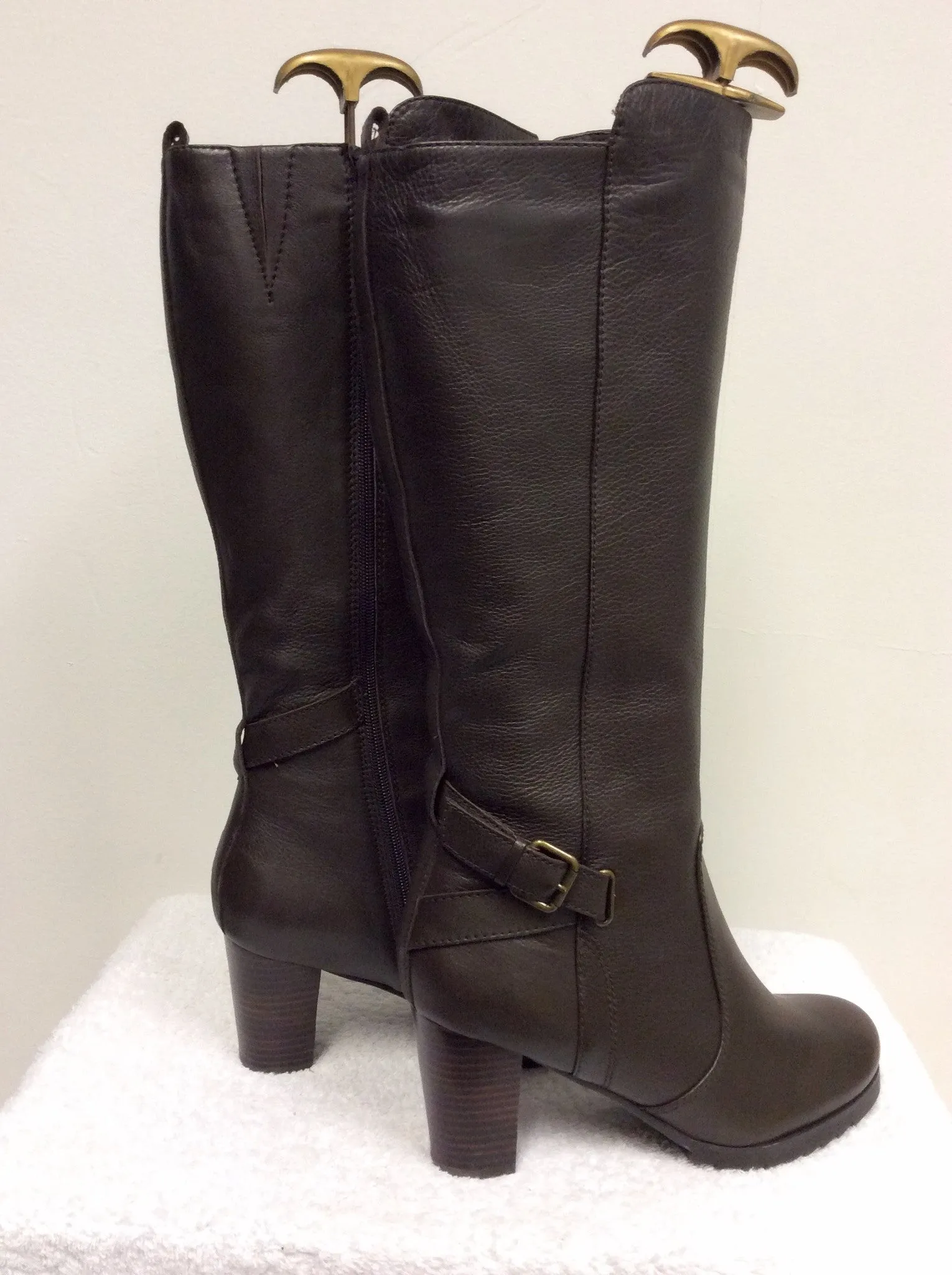 BRAND NEW NATURALIZER BROWN FUR LINED BOOTS SIZE 6.5/40