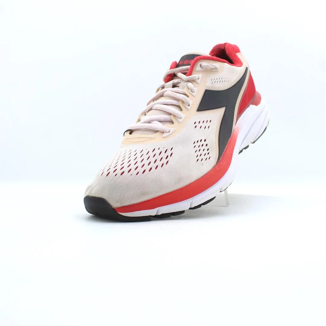 DIADORA MYTHOS HIP 5