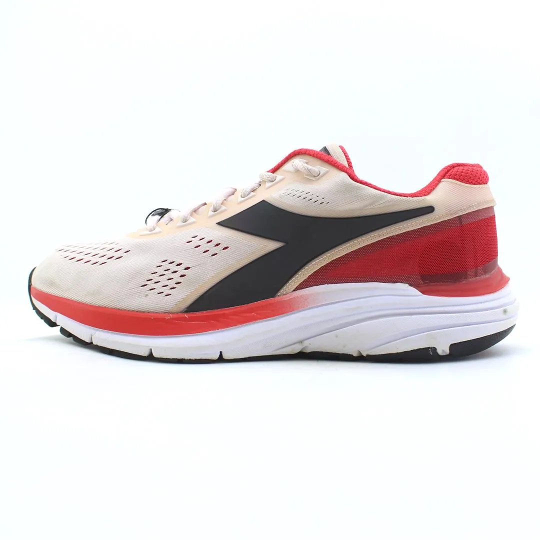 DIADORA MYTHOS HIP 5