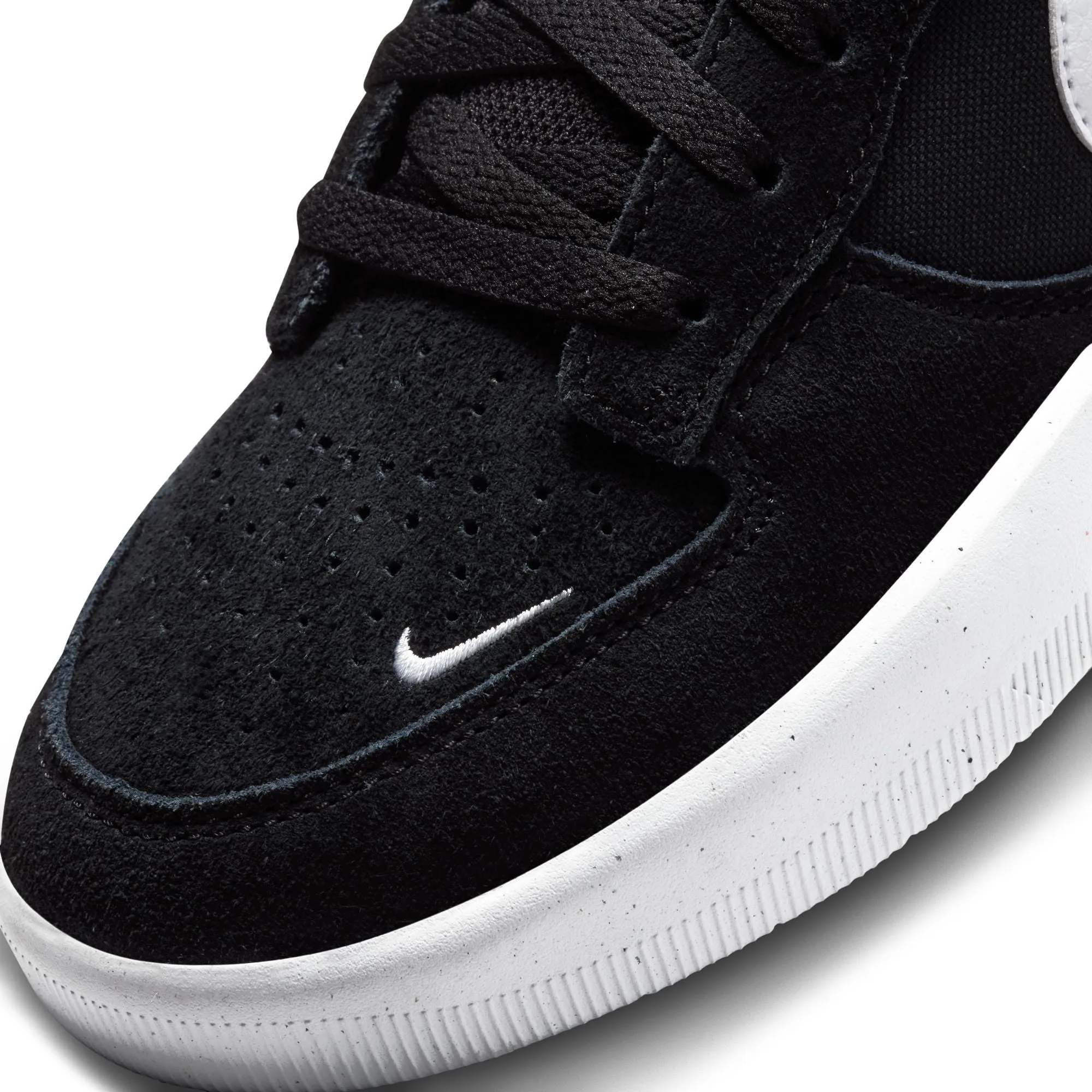 Nike SB - Force 88 in Black/Black/White